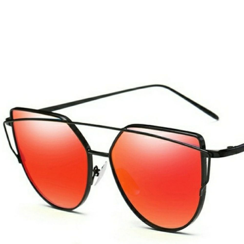 Cat eye sunglasses